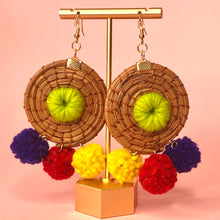 Load image into Gallery viewer, Teotitlan Palm and wool earrings - Feliz
