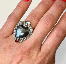 Load image into Gallery viewer, Amorcito Corazon Hematite and Garnet Sterling Silver Ring Size 7
