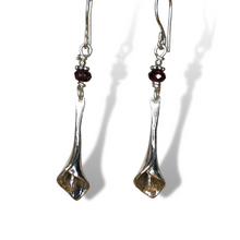 Load image into Gallery viewer, Calla Lily Earrings Silver and Garnet

