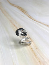 Load image into Gallery viewer, Calla Lily Spiral Adjustable Silver Ring
